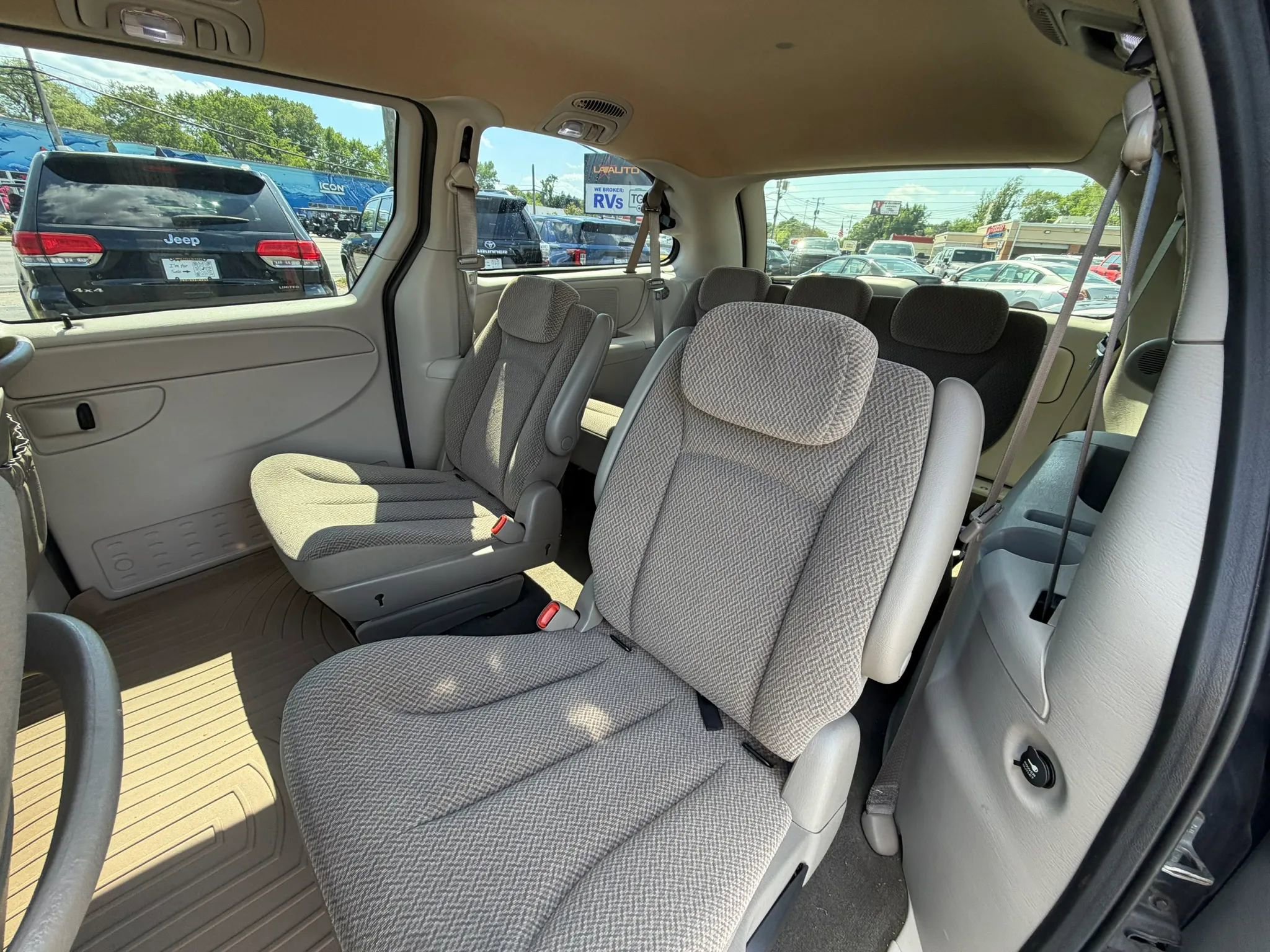 Used 2007 Dodge Grand Caravan SXT FWD image 16