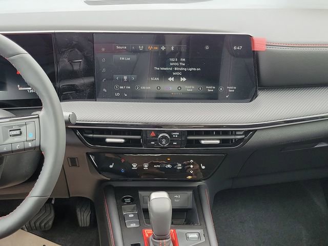 New 2025 Nissan Kicks SR w/ SR Premium Package AWD/4WD image 23