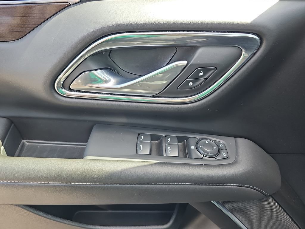 Used 2023 GMC Yukon SLE image 32