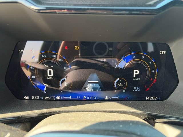 Used 2025 Chevrolet Colorado LT w/ Advanced Trailering Package AWD/4WD image 20