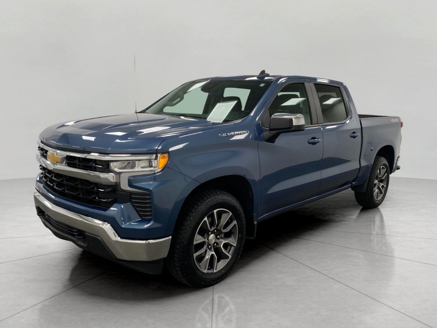 Used 2024 Chevrolet Silverado 1500 LT AWD/4WD image 39