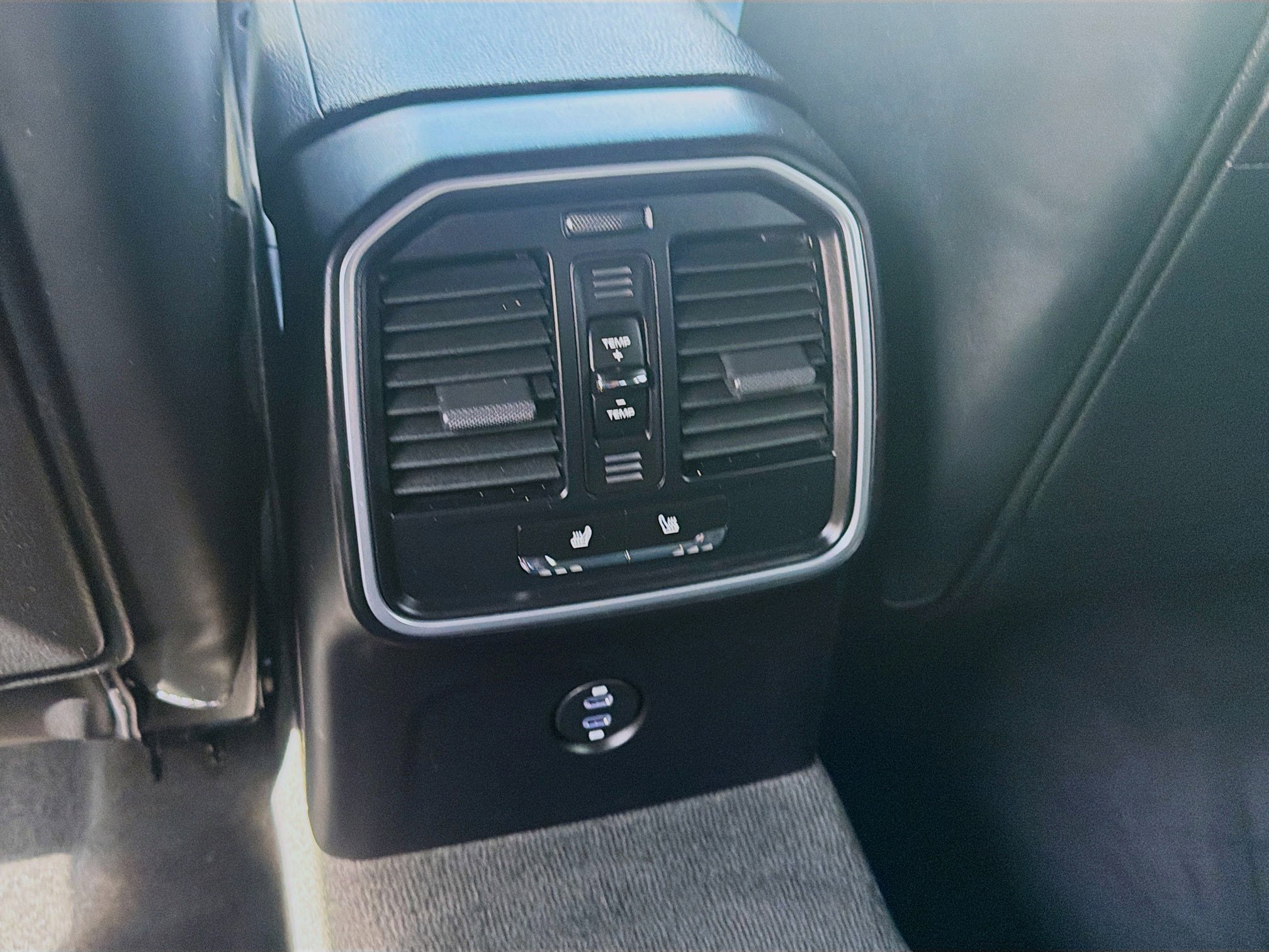 Used 2023 Porsche Macan image 20