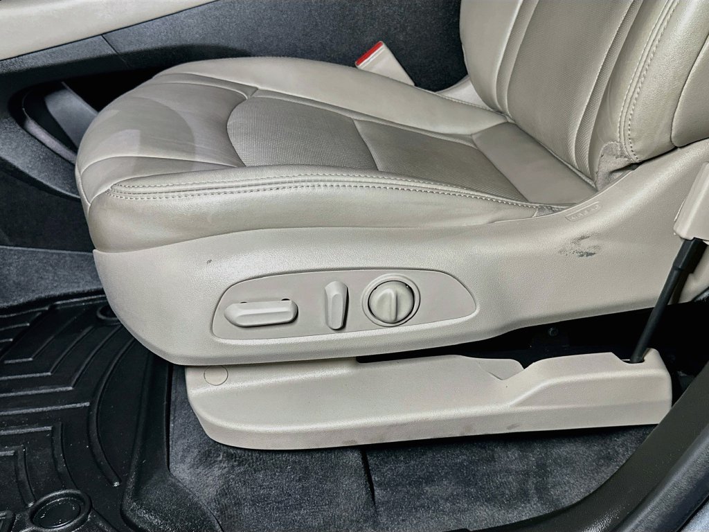 Used 2019 Buick Enclave Premium w/ Experience Buick Package AWD/4WD image 16