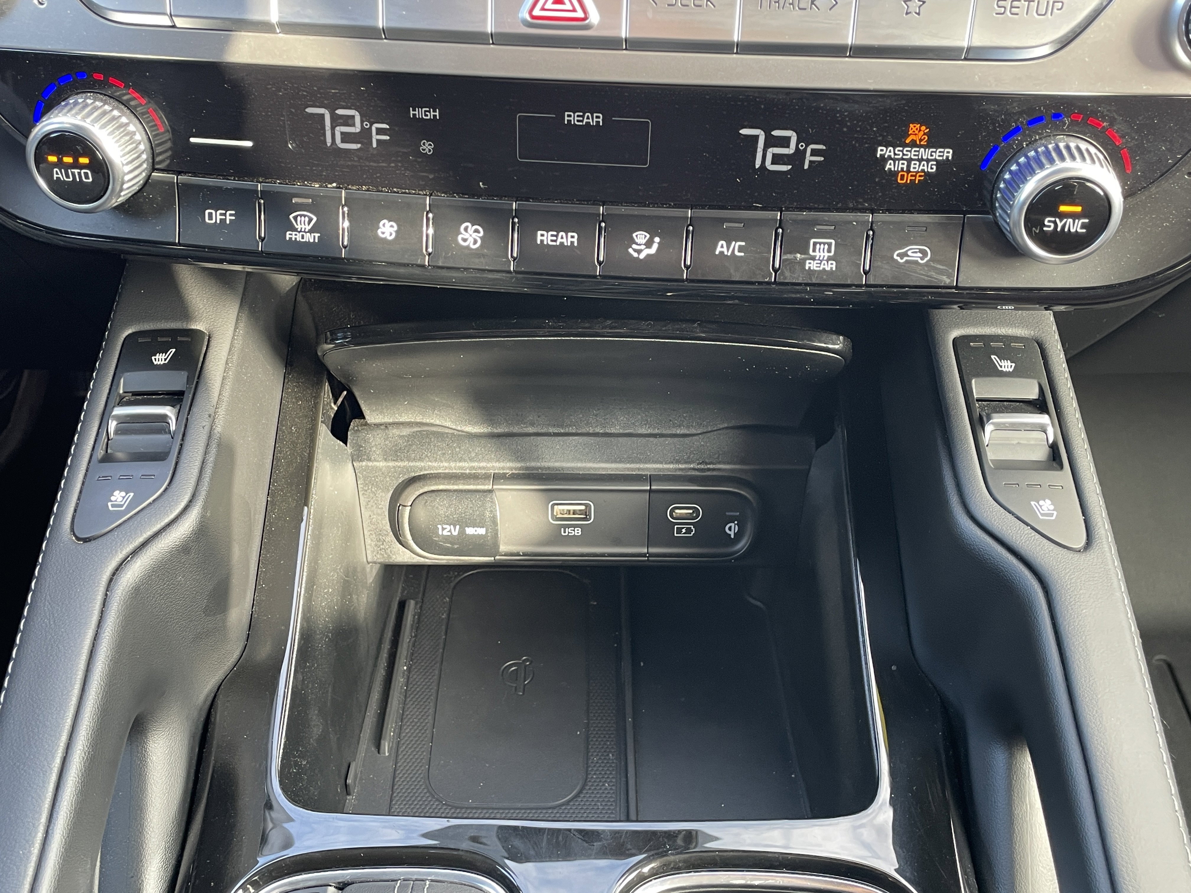 Used 2023 Kia Telluride EX w/ EX Captain's Chair Package image 28