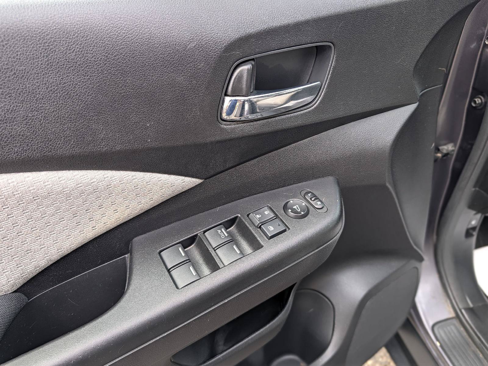 Used 2015 Honda CR-V EX image 29
