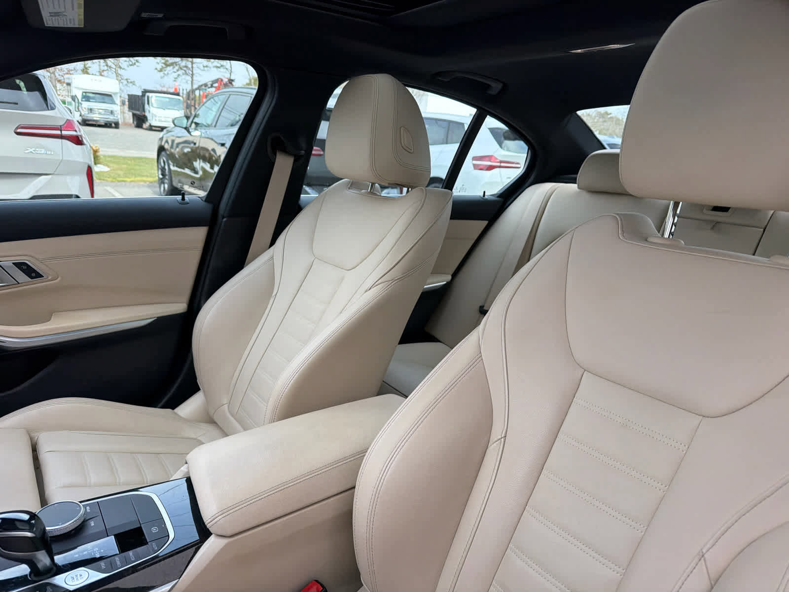 Used 2021 BMW 330i xDrive Sedan w/ Convenience Package image 11