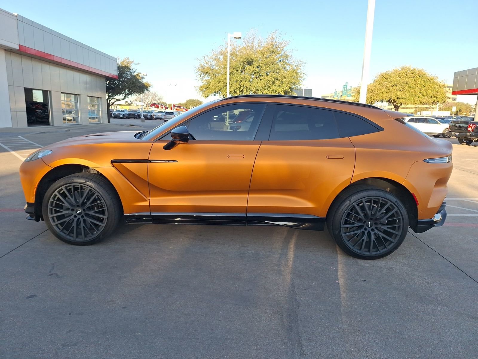 Used 2023 Aston Martin DBX 707 image 3