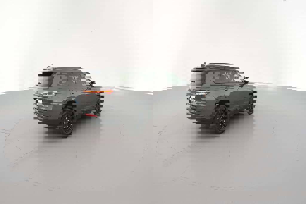 New 2025 Jeep Grand Cherokee L Laredo image 12