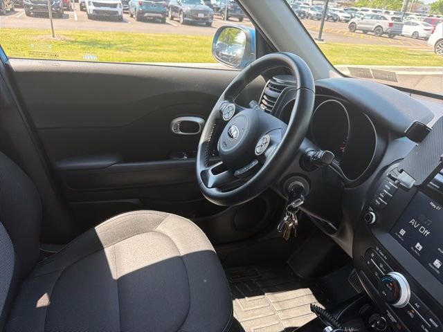 Used 2018 Kia Soul + FWD image 15