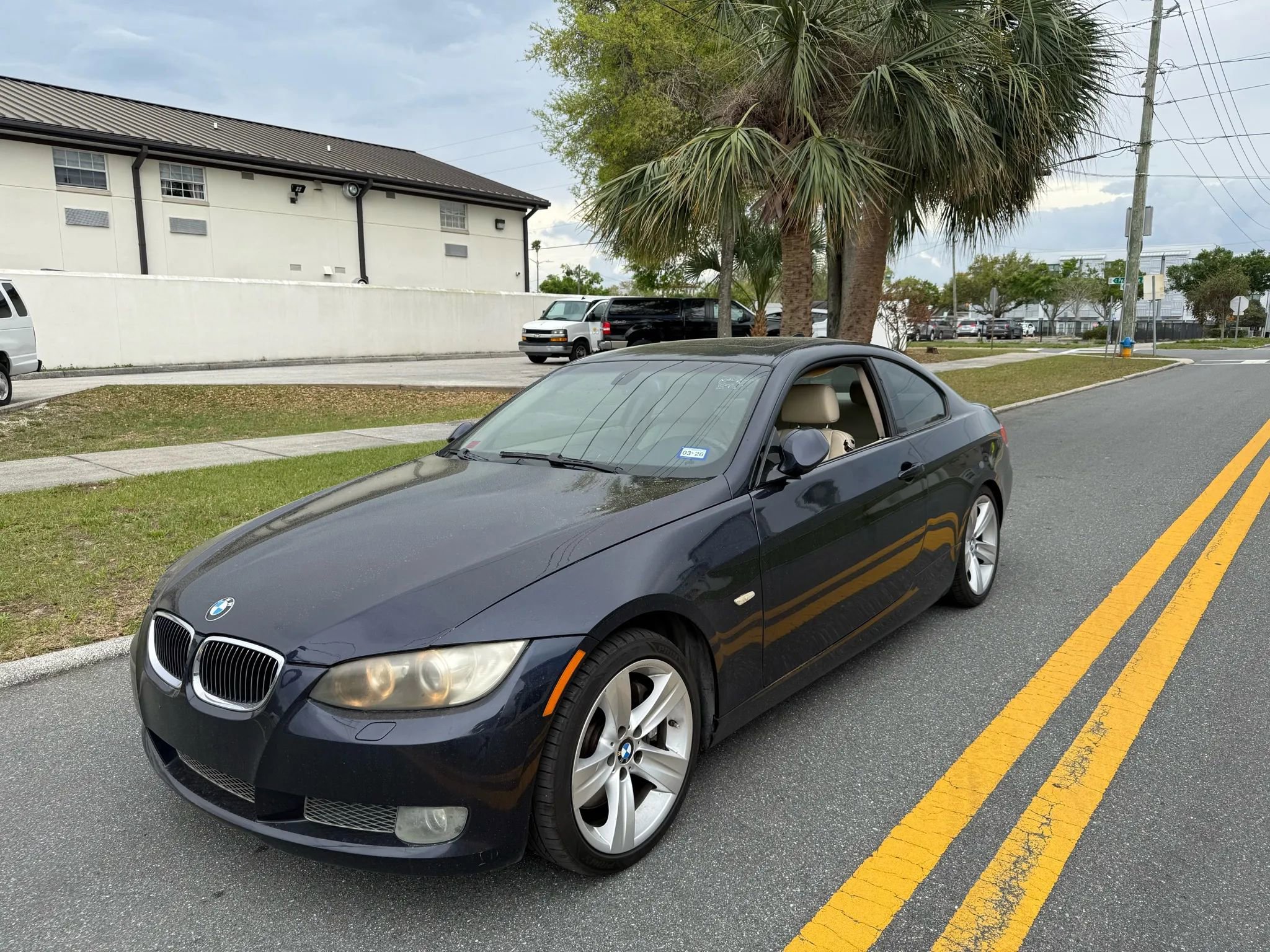 Used 2009 BMW 335i Coupe w/ Premium Pkg image 3