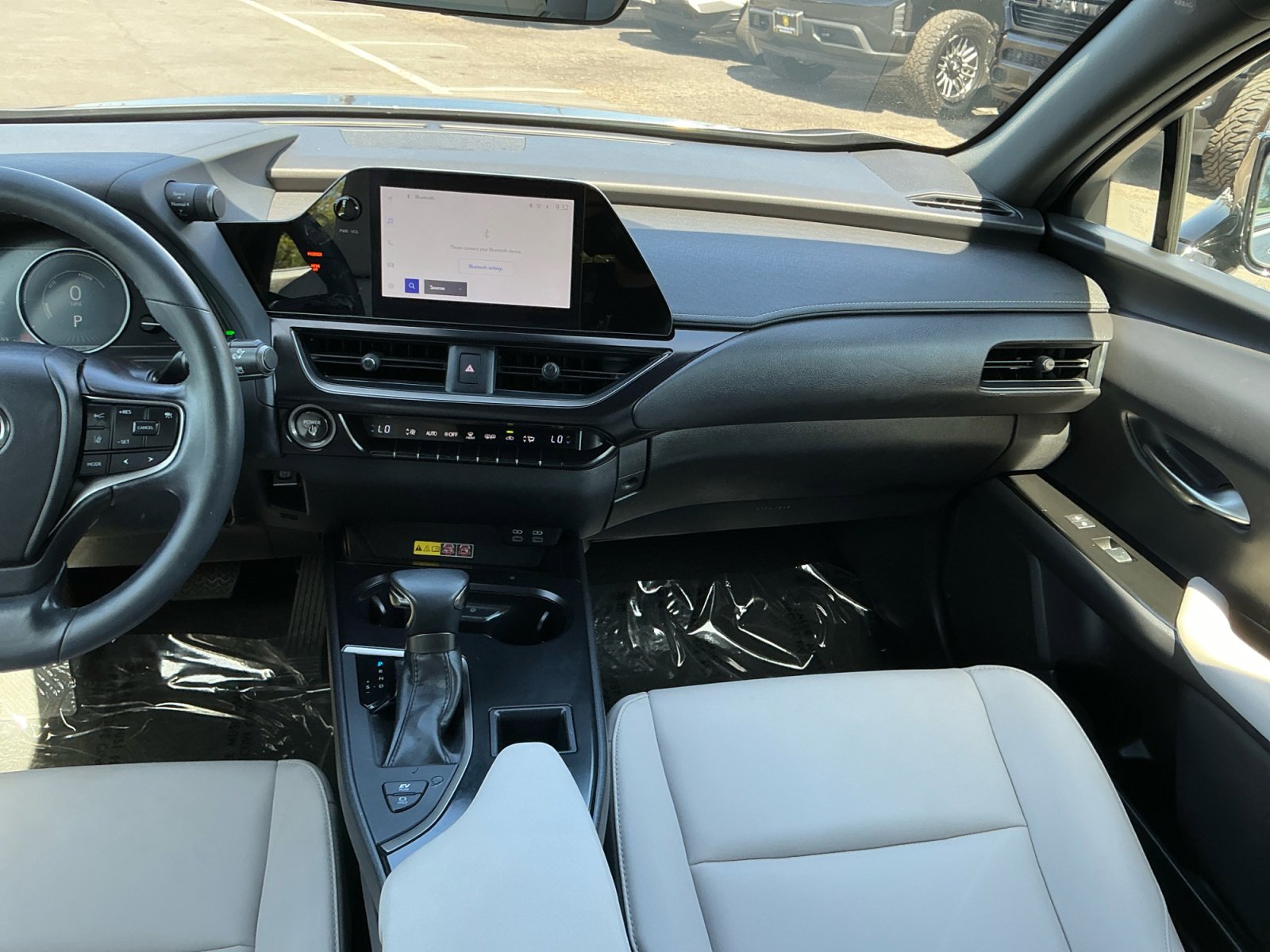 Used 2023 Lexus UX 250h FWD w/ Accessory Package (Z2) image 16