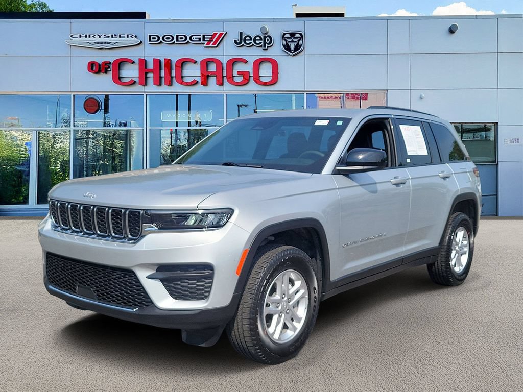 Certified 2025 Jeep Grand Cherokee Laredo AWD/4WD image 2