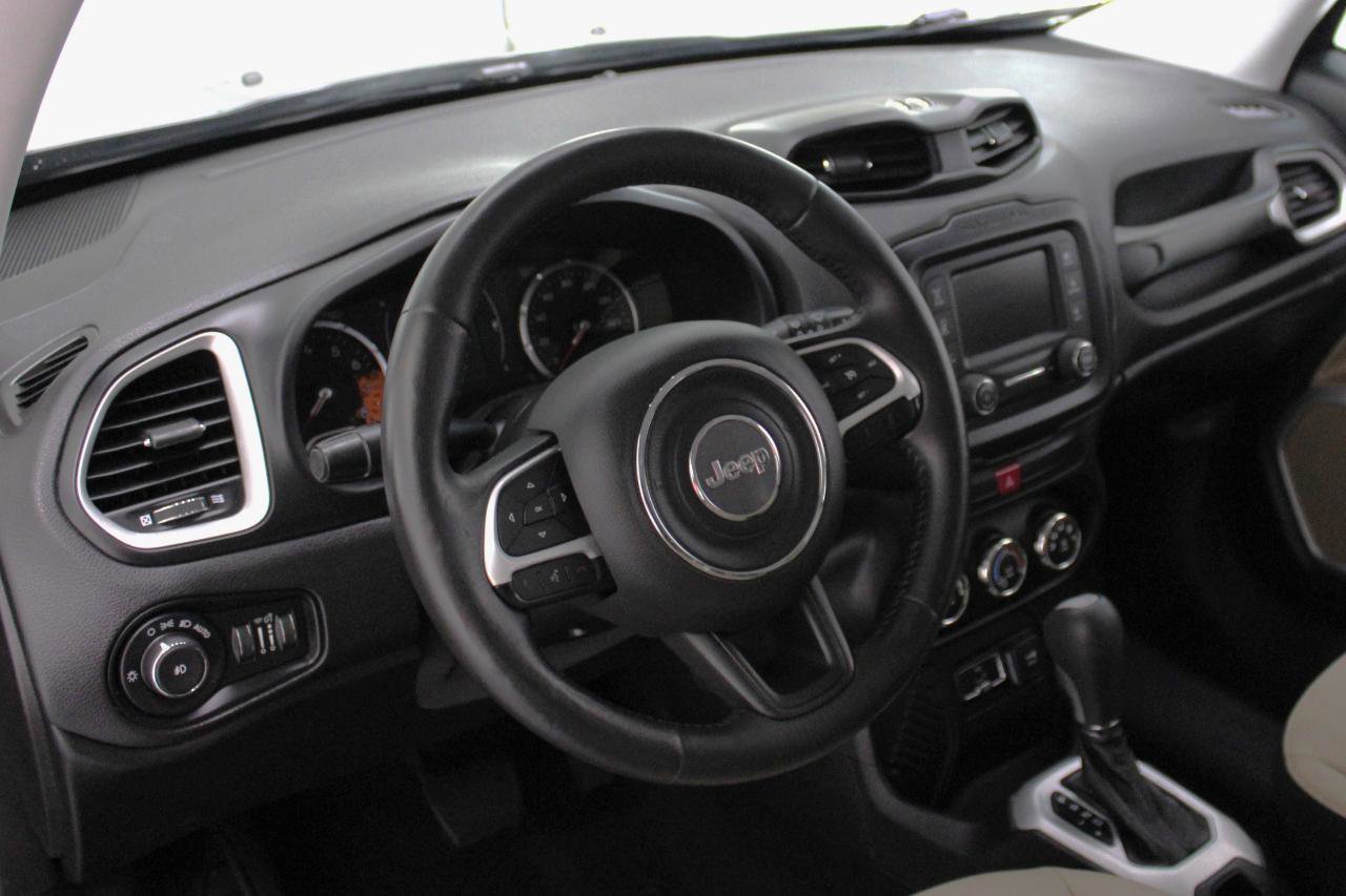 Used 2017 Jeep Renegade Latitude image 29