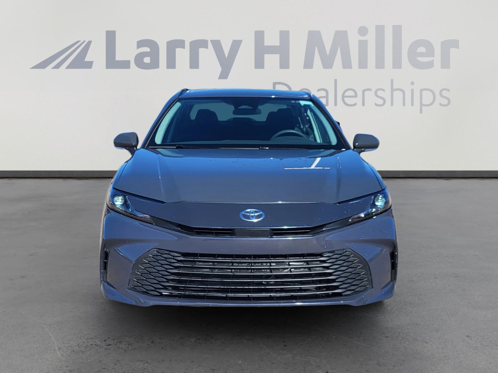 Used 2025 Toyota Camry LE image 8