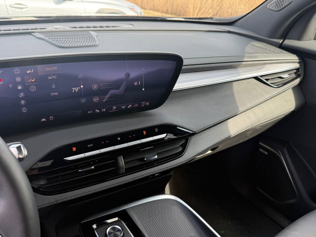 Used 2025 Buick Enclave Preferred image 9