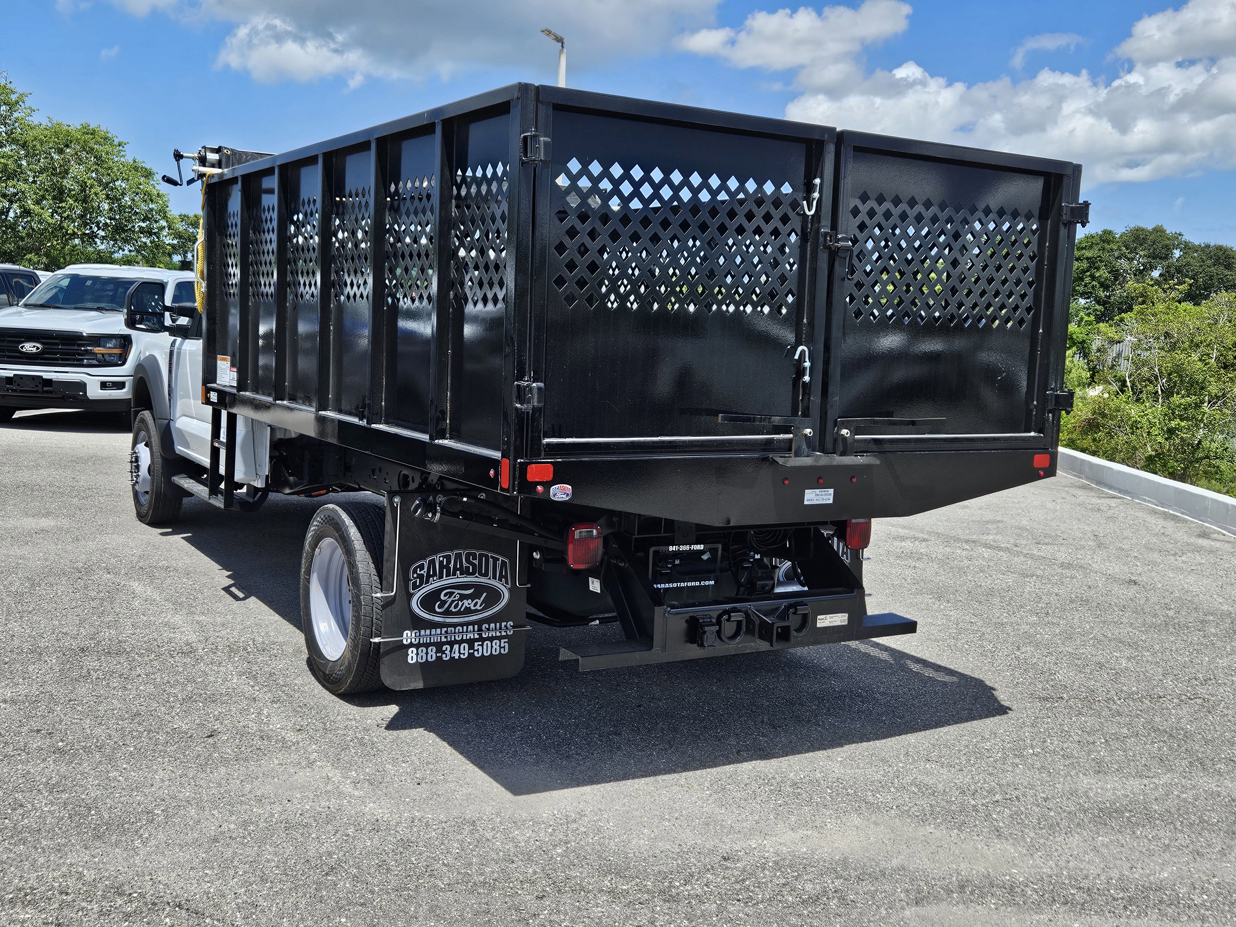 New 2025 Ford F450 XL w/ XL Chrome Package RWD image 7