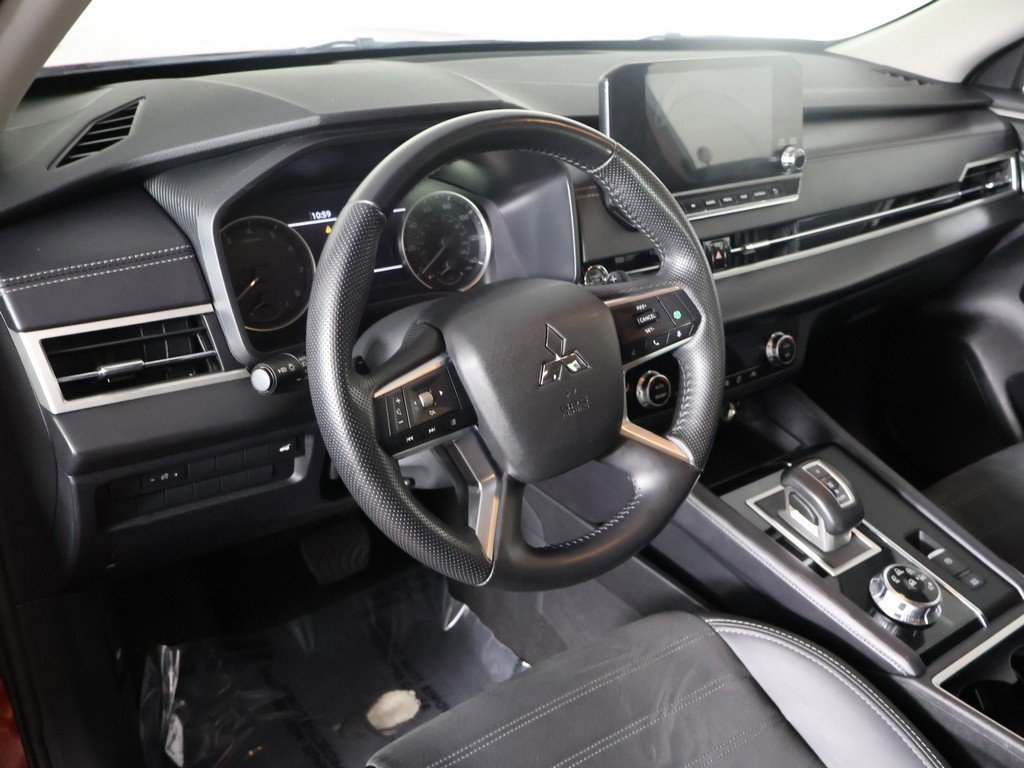 Used 2024 Mitsubishi Outlander SE image 26