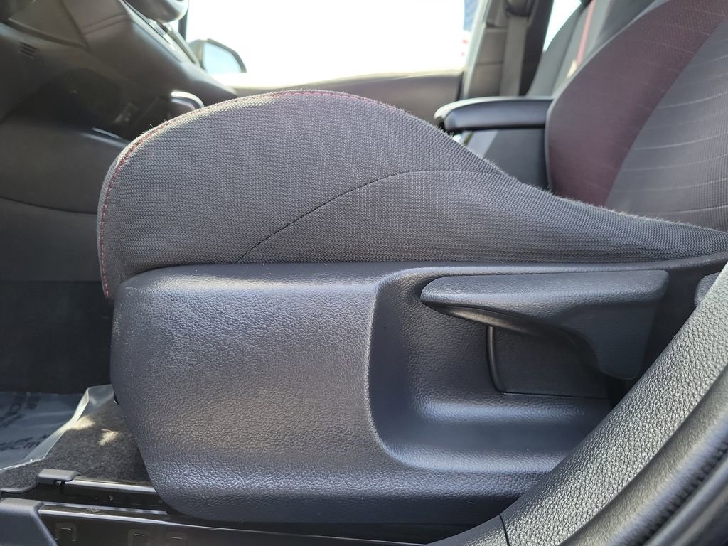 Used 2025 Toyota Corolla SE w/ SE Premium Package FWD image 25