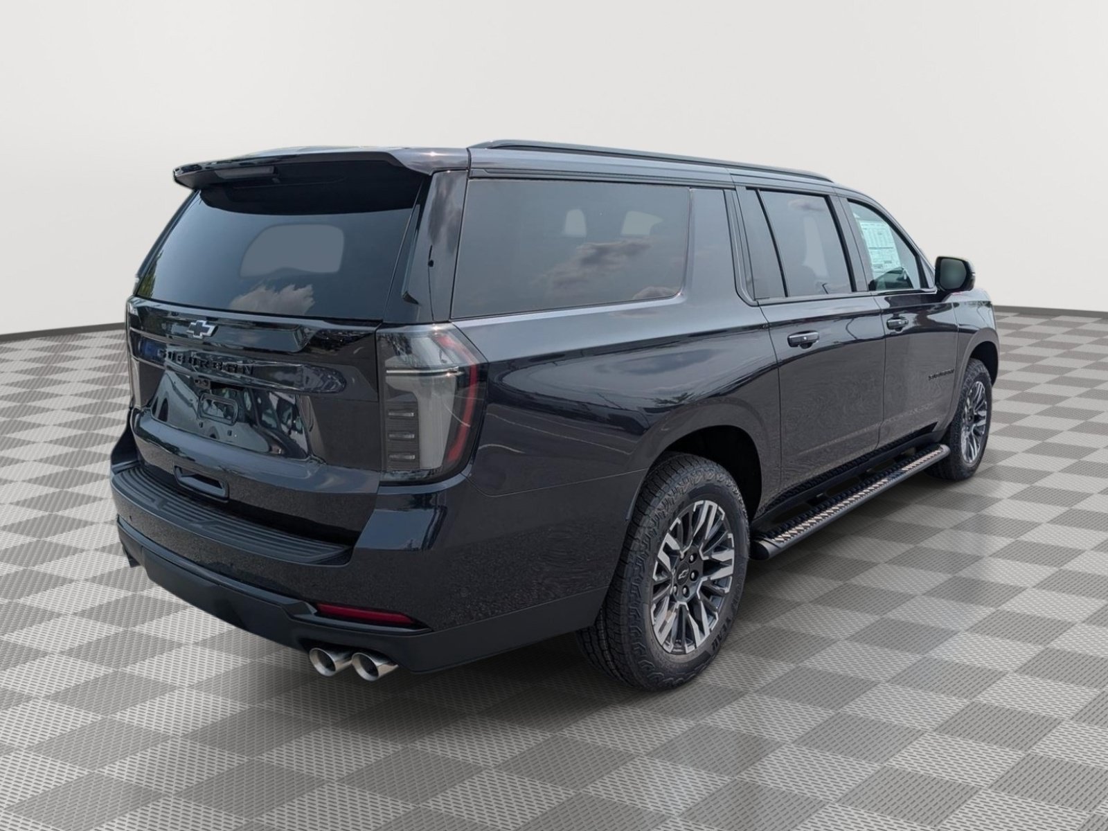 New 2026 Chevrolet Suburban Z71 w/ Z71 Off-Road Package AWD/4WD image 3