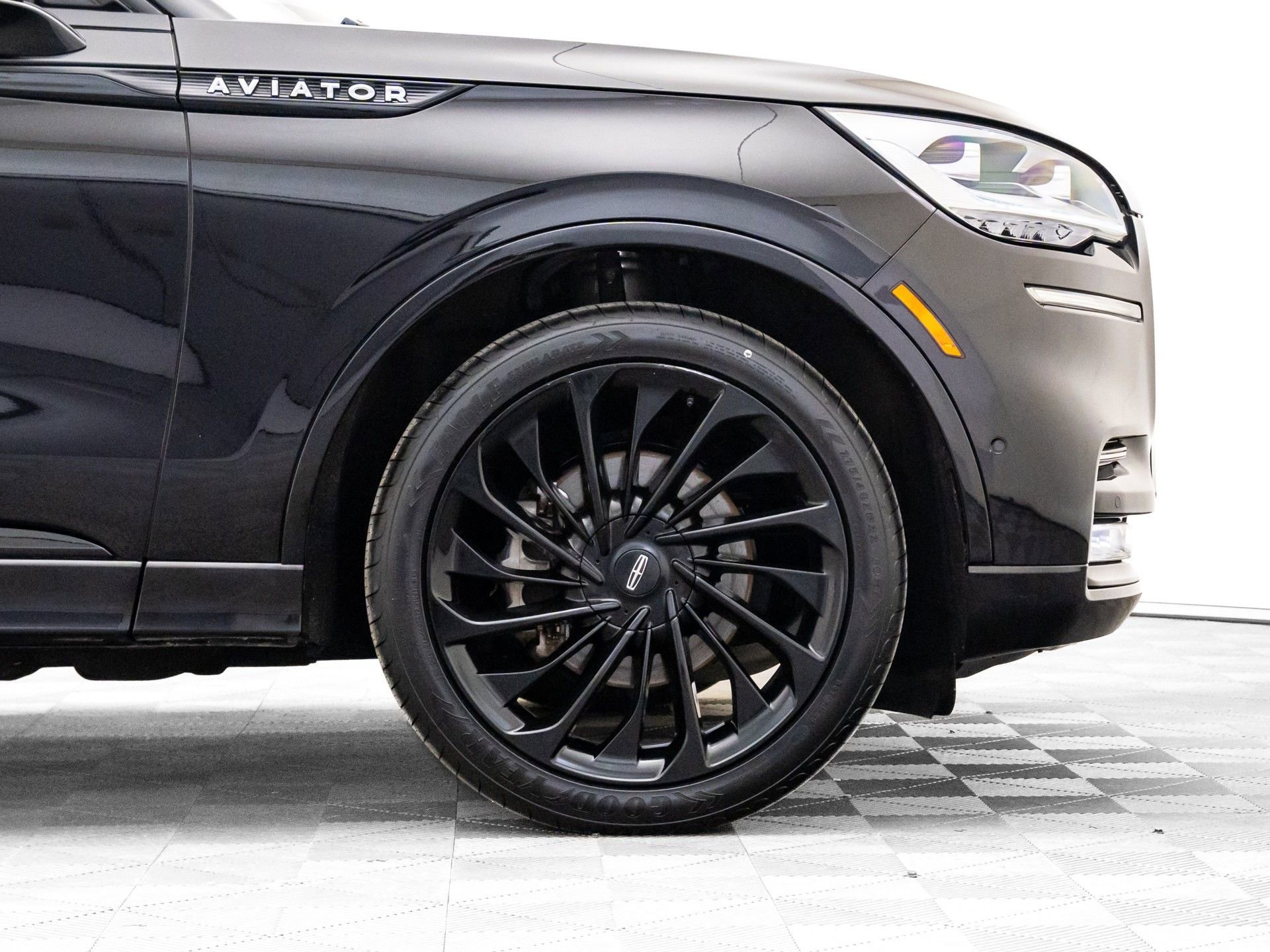 Used 2023 Lincoln Aviator Reserve w/ Equipment Group 201A image 33