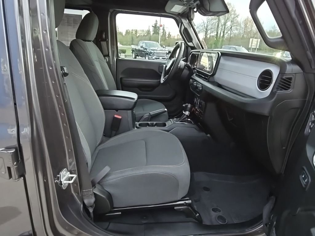 Used 2024 Jeep Wrangler Unlimited Sport AWD/4WD image 28