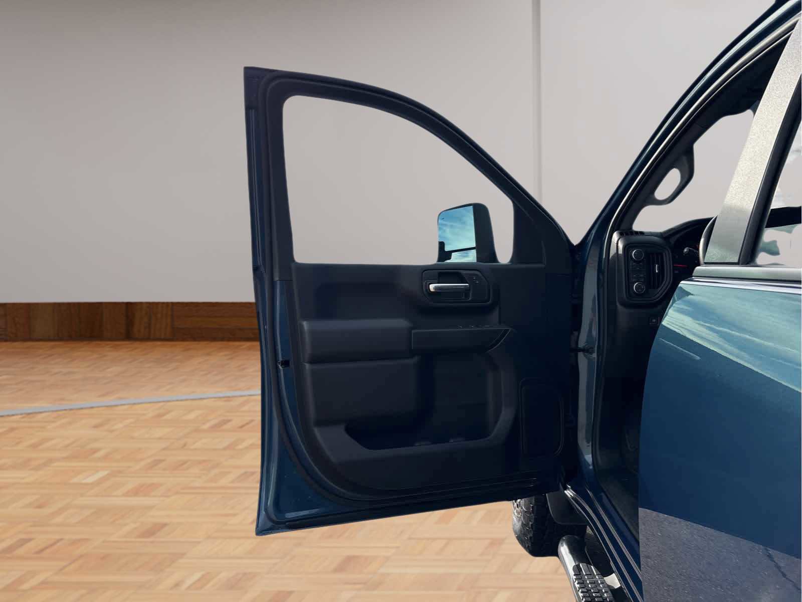 Used 2025 Chevrolet Silverado 2500 Custom w/ Custom Value Package image 9