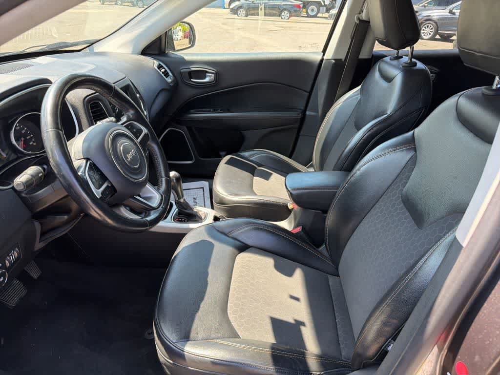Used 2018 Jeep Compass Latitude w/ Popular Equipment Group AWD/4WD image 35
