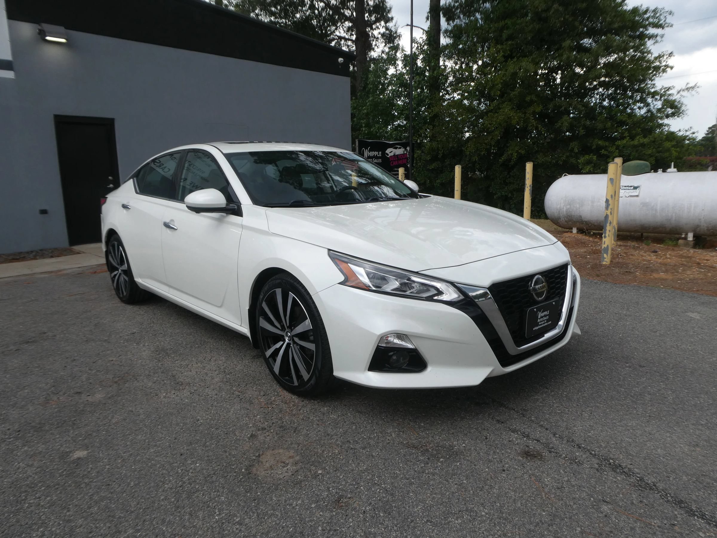 Used 2019 Nissan Altima 2.5 Platinum FWD image 3