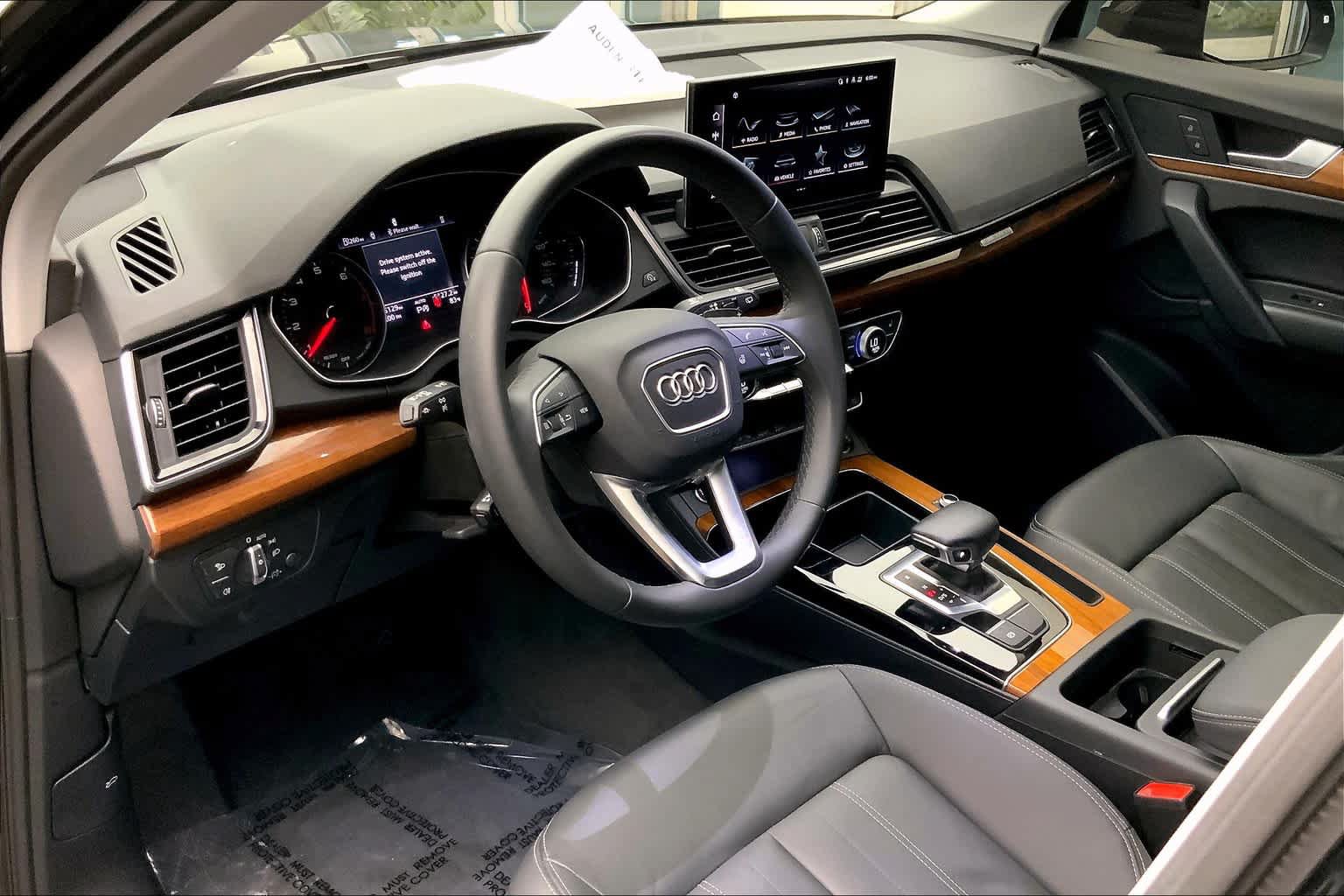 Used 2022 Audi Q5 2.0T Premium w/ Convenience Package AWD/4WD image 18