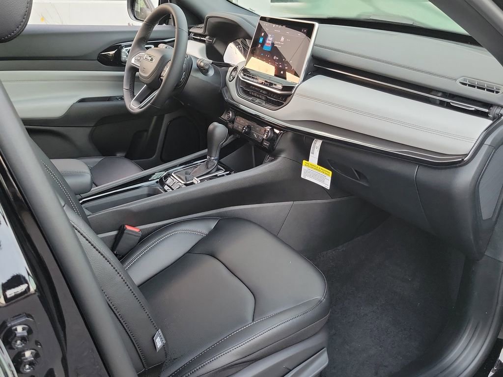 New 2026 Jeep Compass Limited image 14