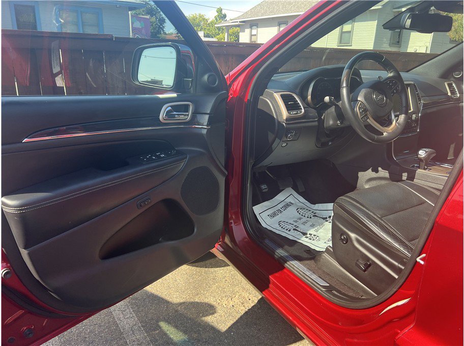 Used 2015 Jeep Grand Cherokee Overland w/ Advanced Technology Group image 13