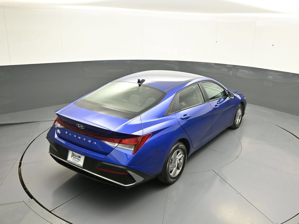 Certified 2025 Hyundai Elantra SE FWD image 37