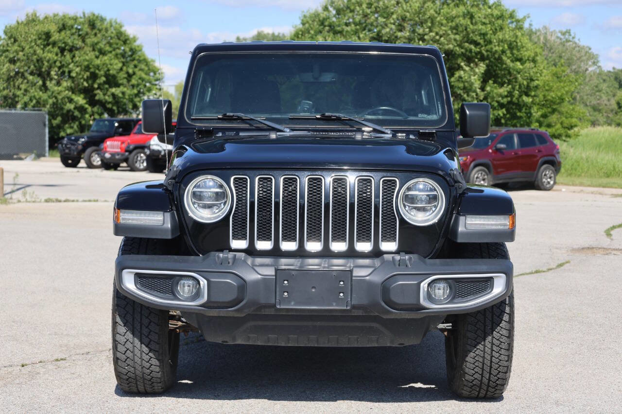 Used 2018 Jeep Wrangler Unlimited Sahara image 2