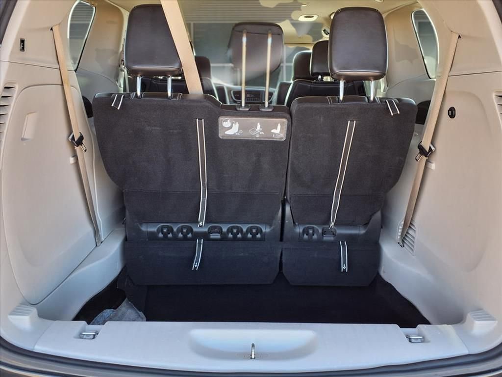 Used 2020 Chrysler Voyager Lxi image 30
