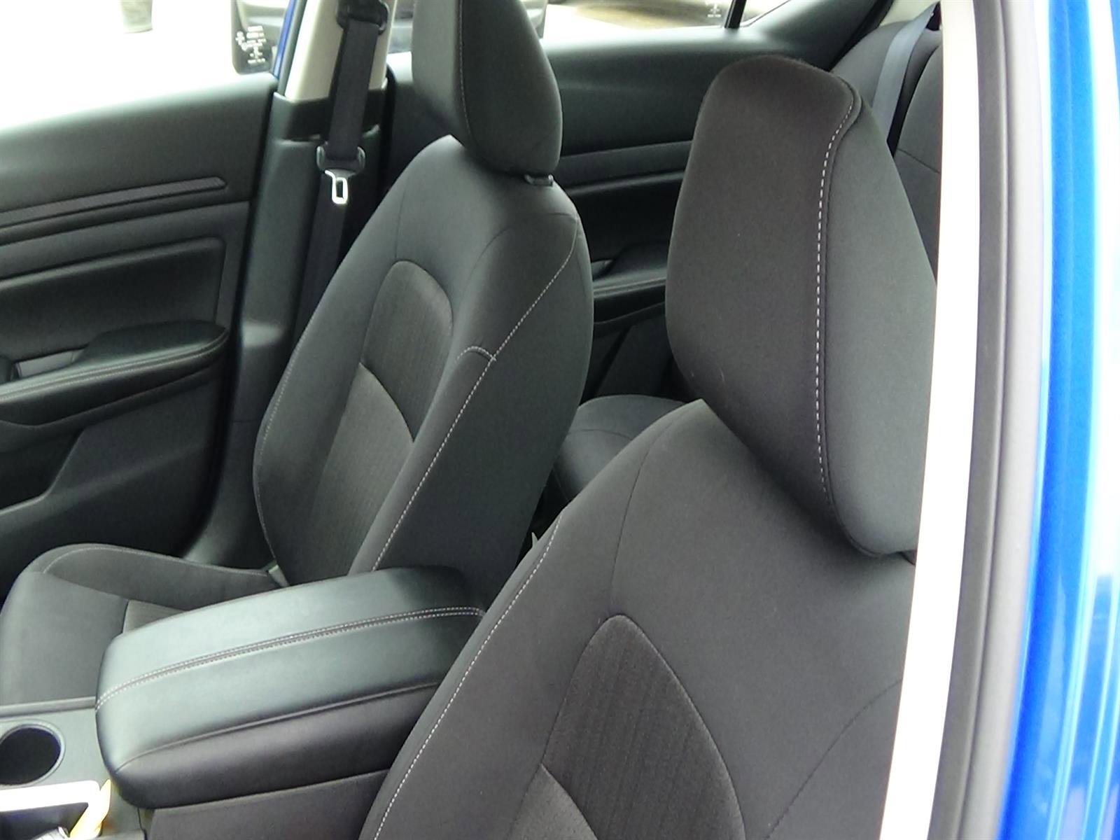 Used 2025 Nissan Altima 2.5 SV FWD image 16