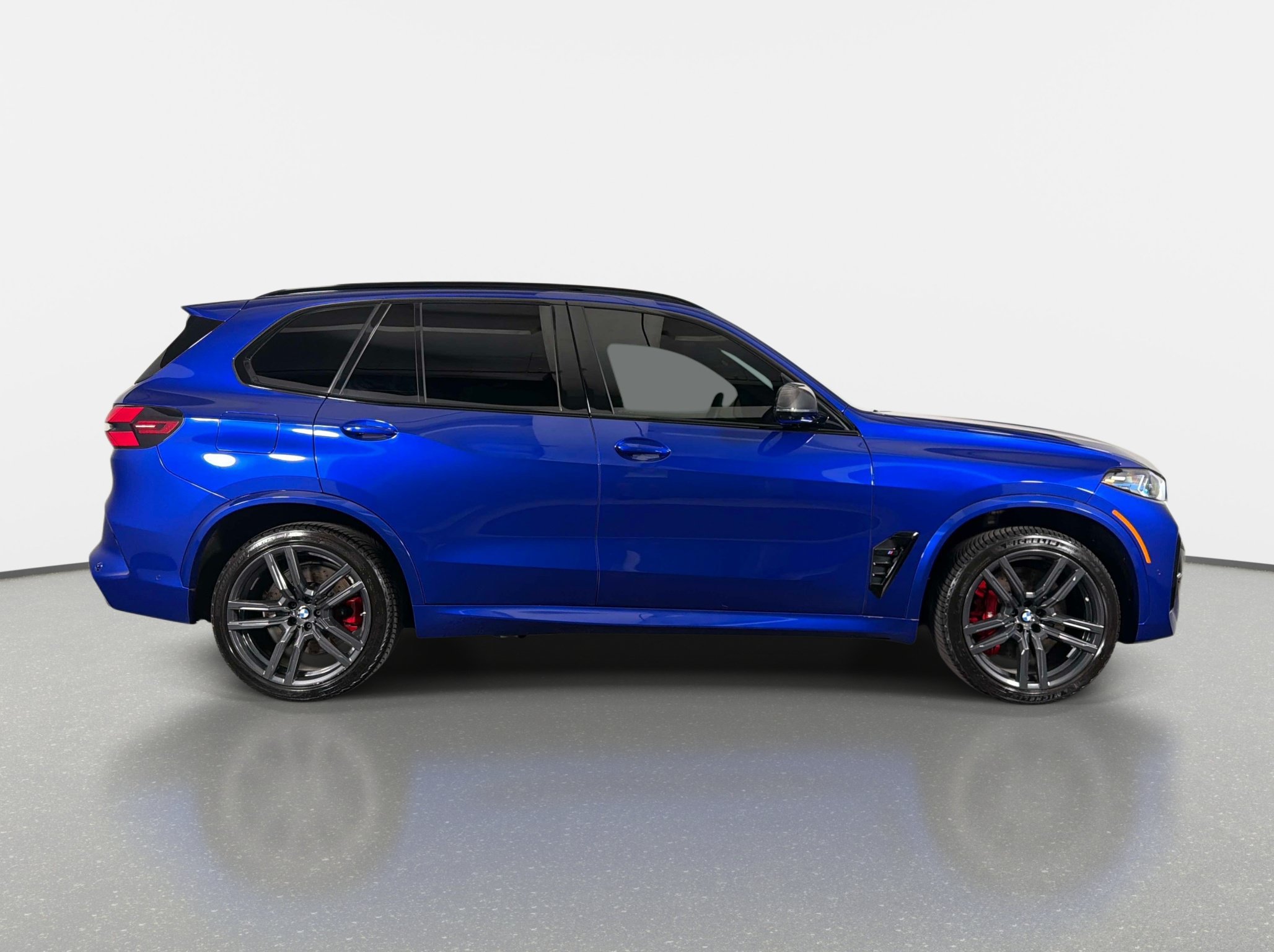 Used 2025 BMW X5 M Competition AWD/4WD image 2