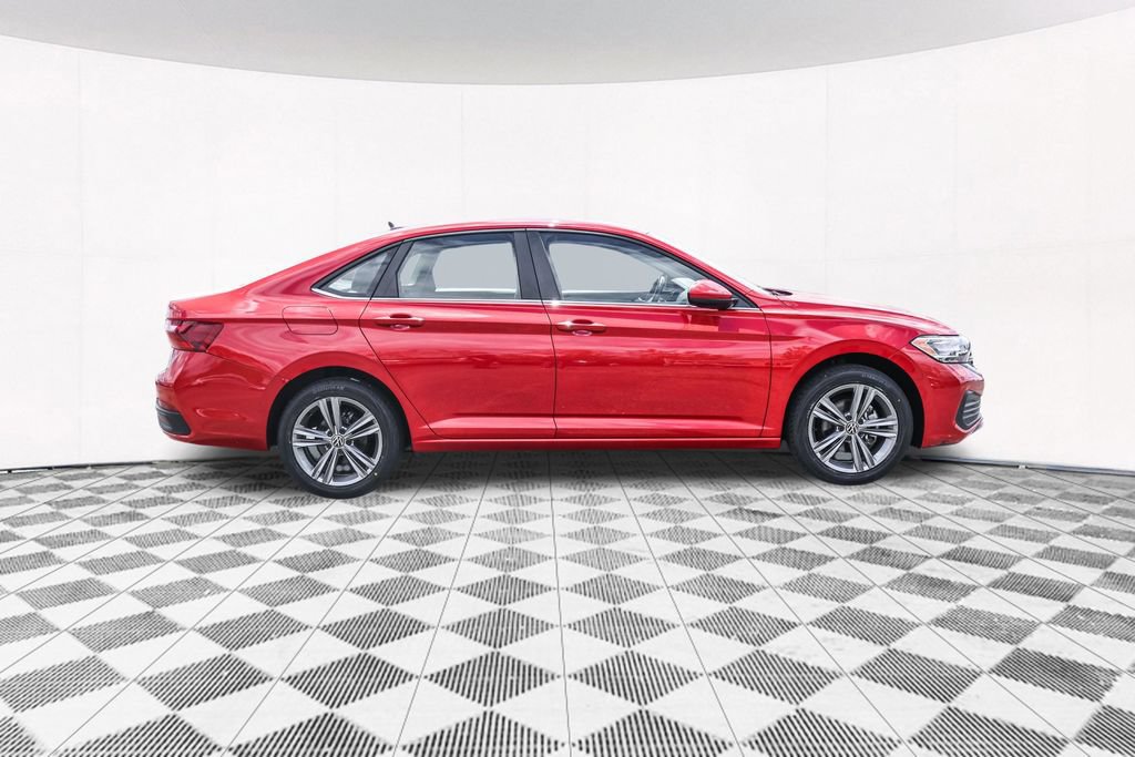 Certified 2023 Volkswagen Jetta SE FWD image 8