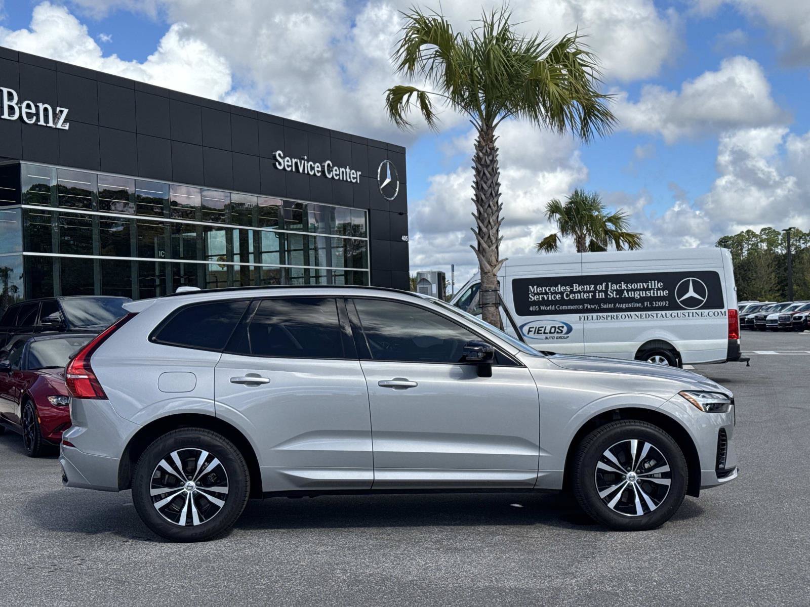 Used 2025 Volvo XC60 T8 Core w/ Protection Package Premier AWD/4WD image 2