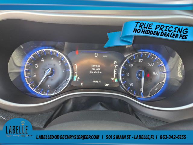 Used 2025 Chrysler Pacifica Select AWD/4WD image 23