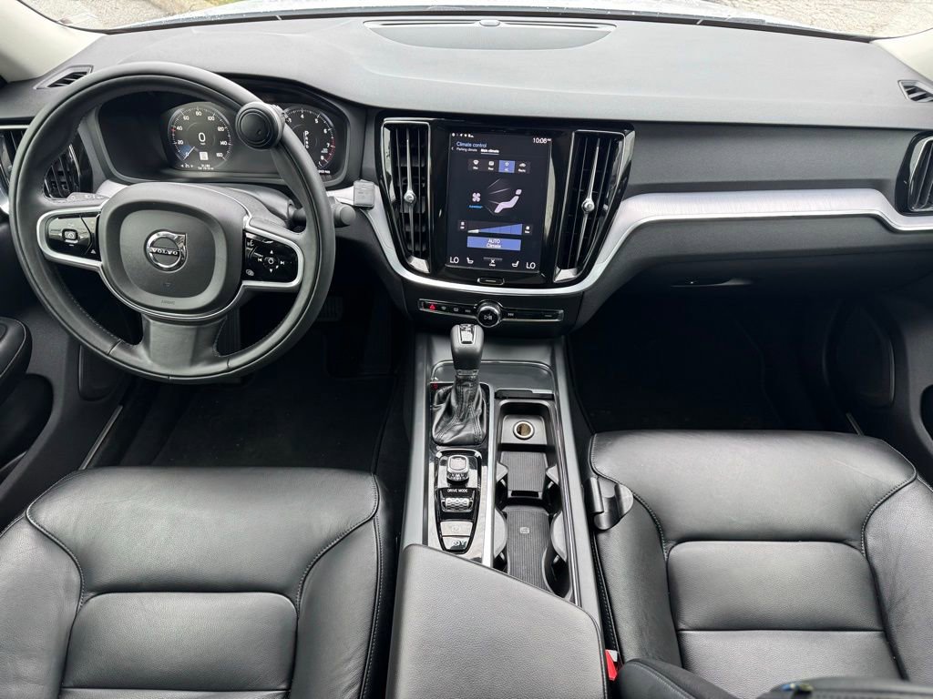 Used 2020 Volvo S60 T5 Momentum image 21