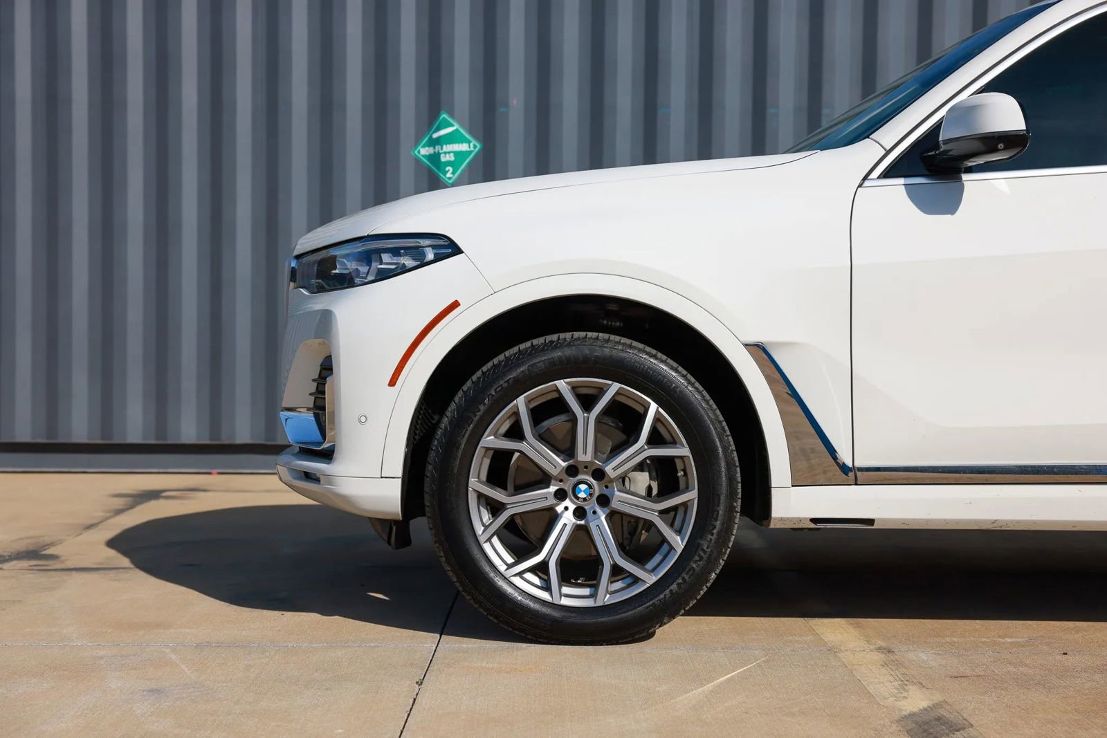 Used 2020 BMW X7 xDrive40i w/ Cold Weather Package image 30