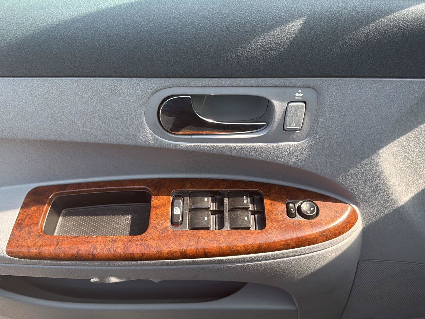 Used 2005 Buick LaCrosse CXL w/ Gold Convenience Package FWD image 6