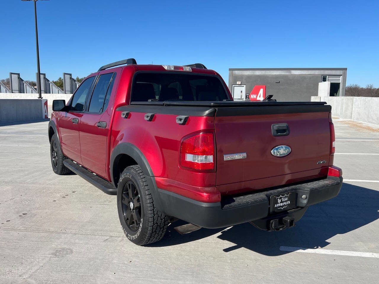 Used 2007 Ford Explorer Sport Trac XLT image 7