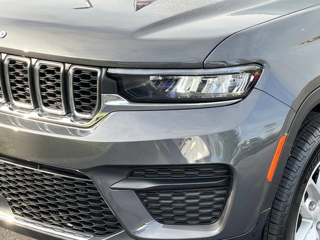 Used 2025 Jeep Grand Cherokee Laredo X AWD/4WD image 10