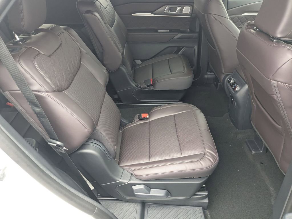 New 2026 Ford Explorer Platinum image 29