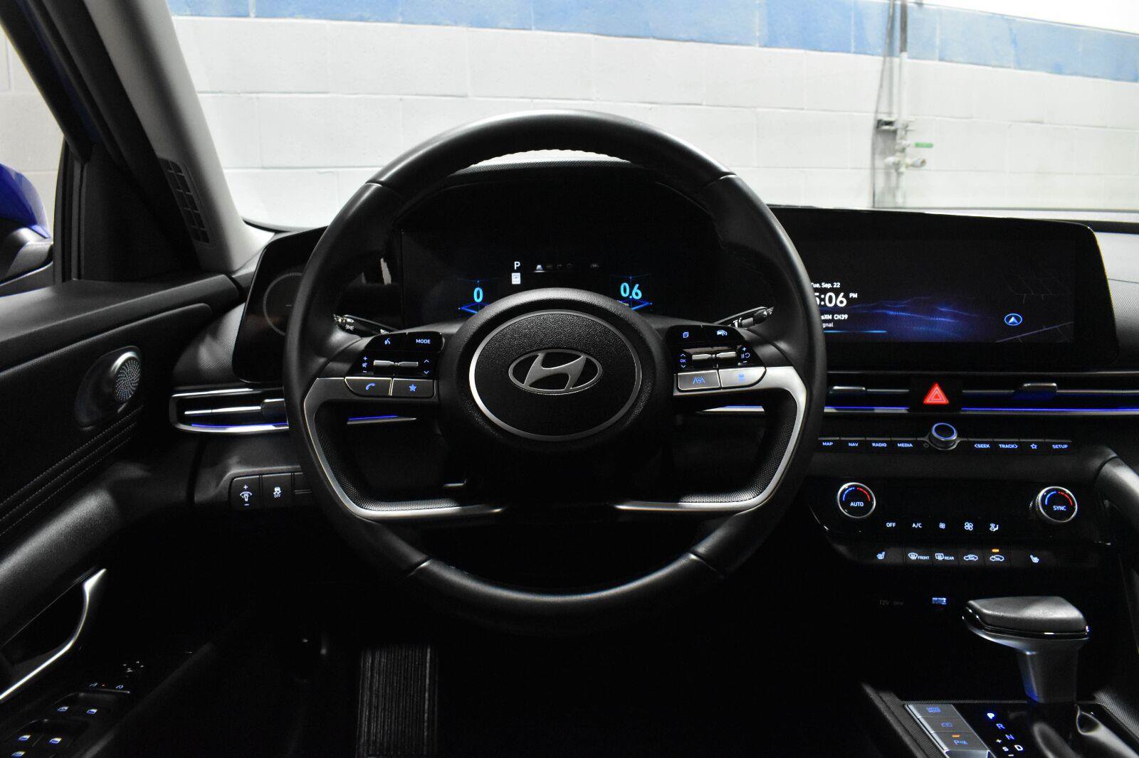 Used 2024 Hyundai Elantra Limited FWD image 7