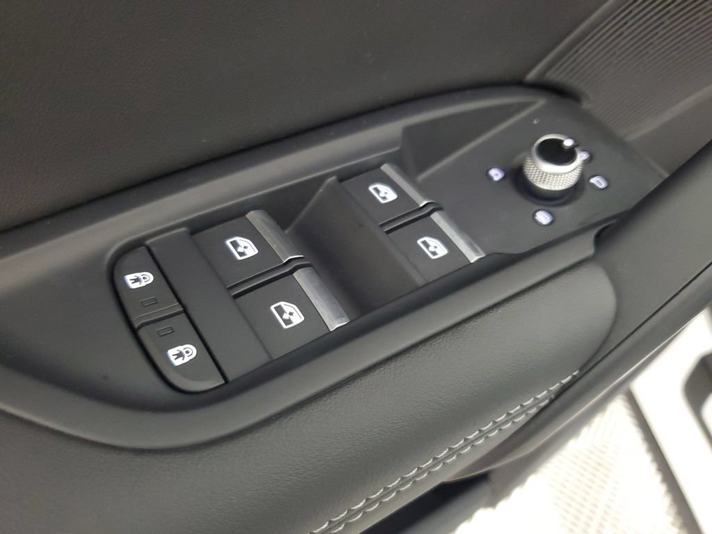 Used 2023 Audi Q5 2.0T Premium Plus w/ Premium Plus Package AWD/4WD image 20