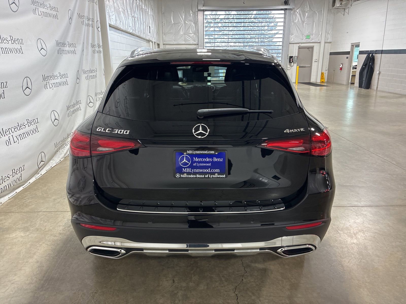 Used 2025 Mercedes-Benz GLC 300 GLC 300 image 4