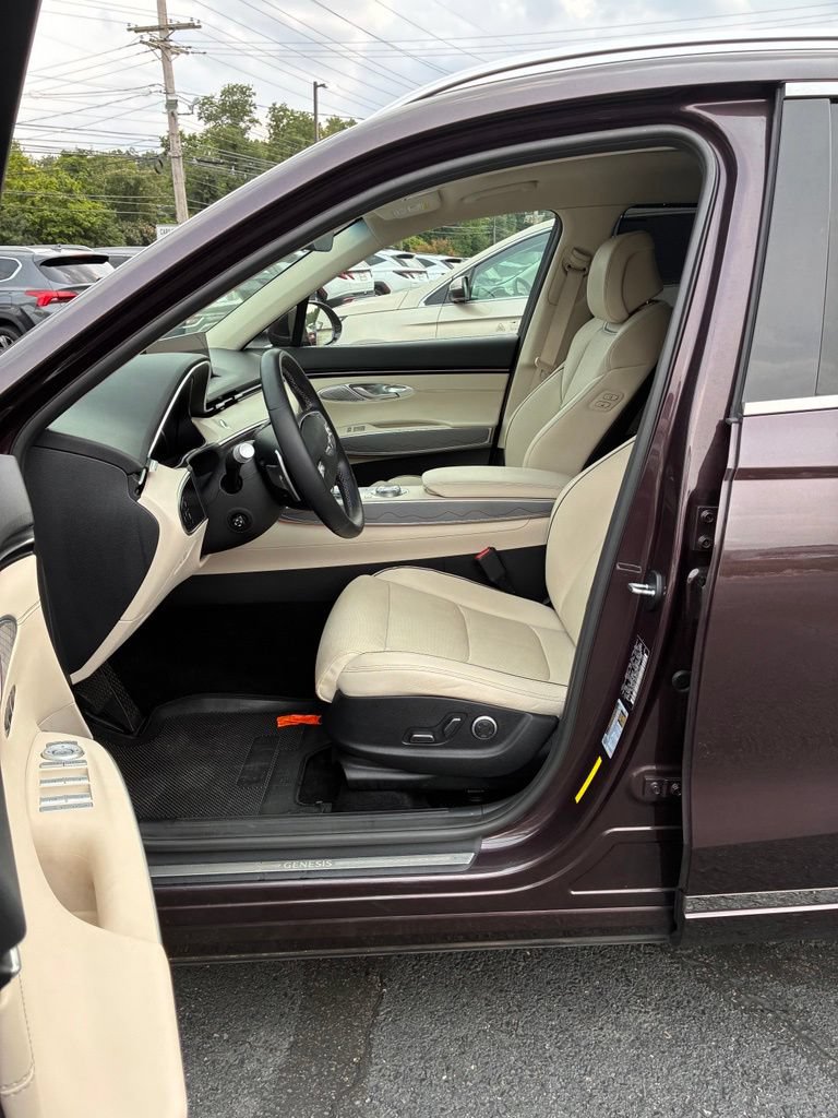 Used 2022 Genesis GV70 2.5T w/ Advanced Package AWD/4WD image 28