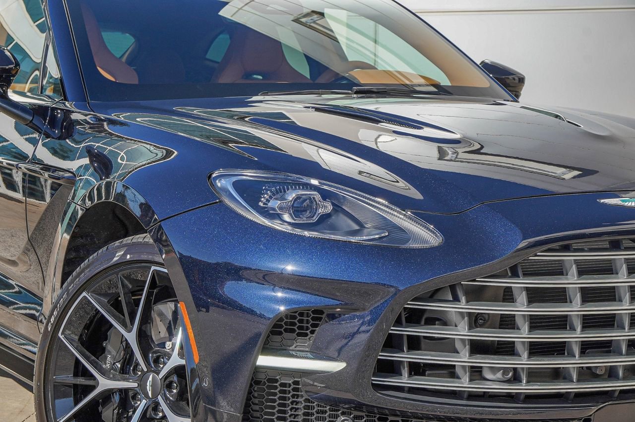 New 2026 Aston Martin DBX 707 image 3